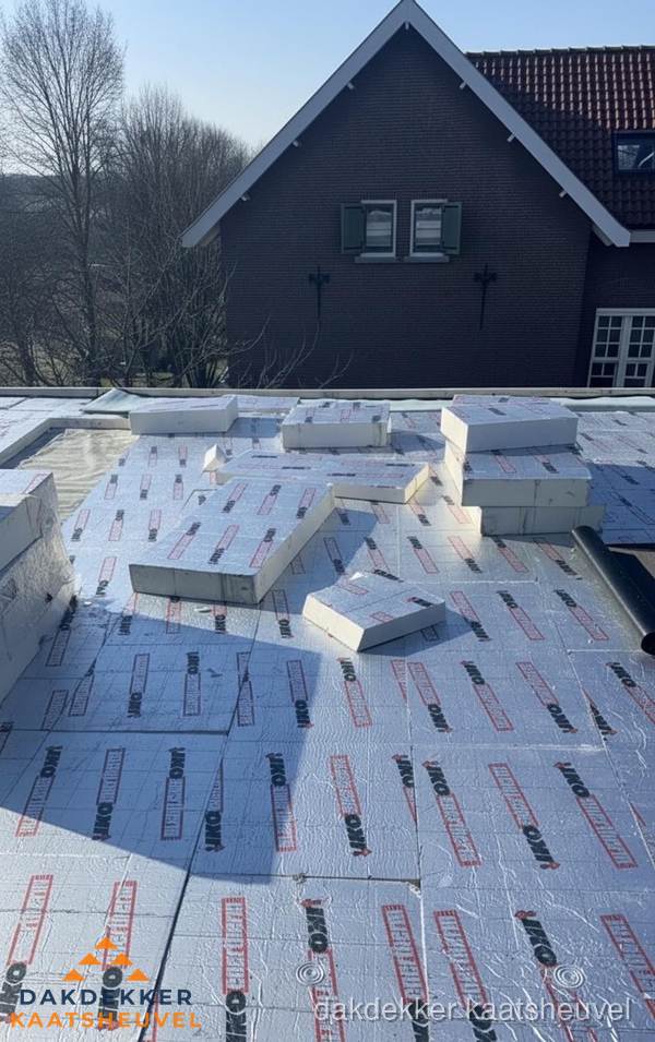 IKO PIR isolatieplaten op plat dak in Kaatsheuvel