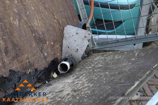 Dakdekkers gasbrander voor bitumen werkzaamheden in Kaatsheuvel Dakdekkers gasbrander voor bitumen werkzaamheden in Kaatsheuvel